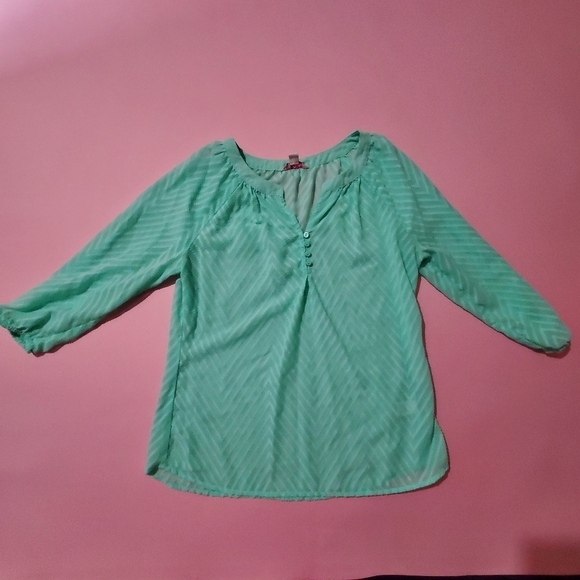 💐 Candies Mint Green Bright Cheery Sheer Chevron Top 💐 - Picture 1 of 6